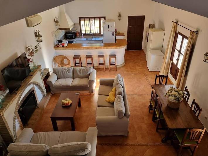 Casa rural para 10 personas, con Balcón y Terraza además de Jardín y Piscina en Utrera - 2