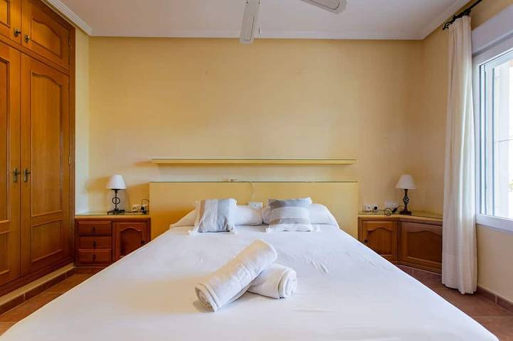 Location de vacances pour 14 personnes, avec piscine ainsi que balcon et jardin dans La Manga del Mar Menor - 4