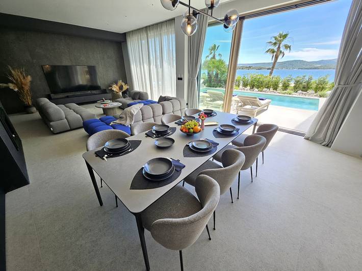 Villa pour 8 personnes, avec jacuzzi et jardin à Turanj - 2