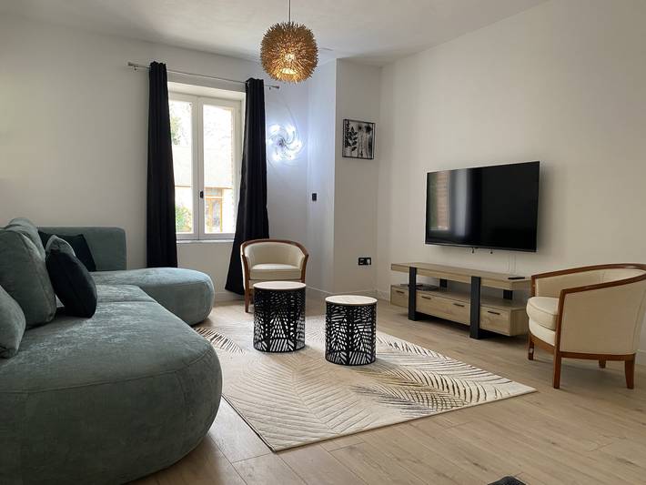 Gîte pour 10 personnes, avec piscine et jacuzzi à Cusset - 4