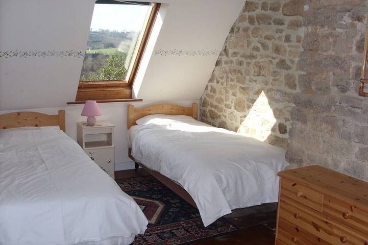 Location de vacances pour 6 personnes, avec jacuzzi et jardin à Sourdeval-les-Bois - 4