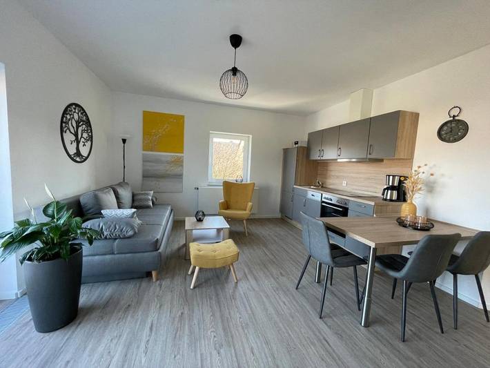 Ferienwohnung für 4 Personen, mit Balkon und Terrasse sowie Garten in Bernsdorf