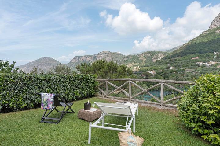 Villevieille Relais - Chambre Double Deluxe Vue Mer, Wi-Fi et Climatisation in Piano di Sorrento, Sorrento Coast