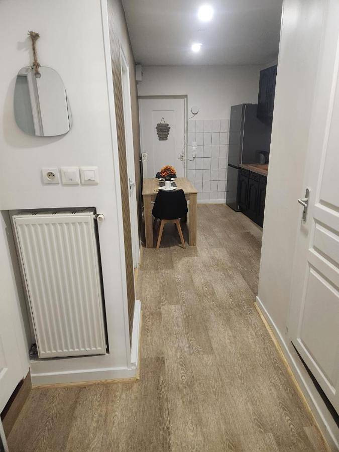 Gîte pour 2 personnes, avec terrasse dans Lac de Nantua - 4