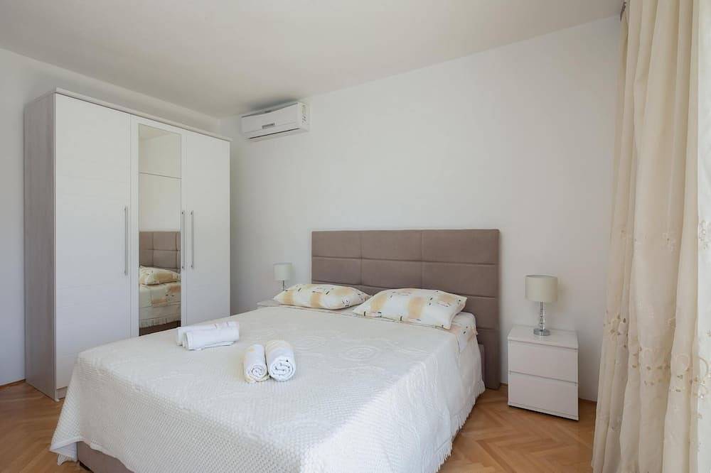 Split-området -Trogir Beach Resort nær Trogir og Split Tilbud Mai in Slatine, Čiovo