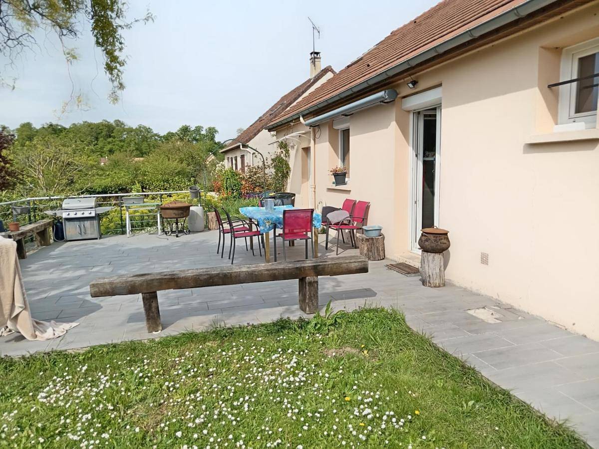 Four-Bedroom House in Gargenville, Yvelines