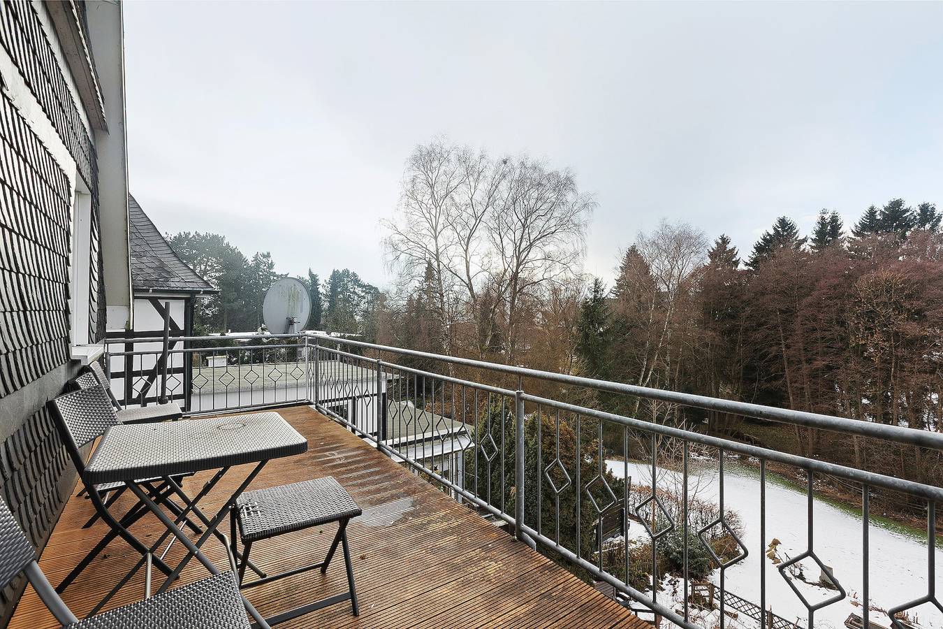 Appartement entier, Appartement 'Klose' avec terrasse privée, balcon et Wi-Fi in Bad Fredeburg, Schmallenberg