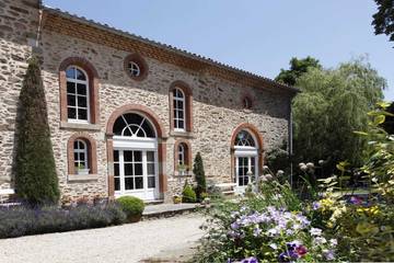 Gîte pour 3 personnes, avec terrasse et piscine dans le Tarn