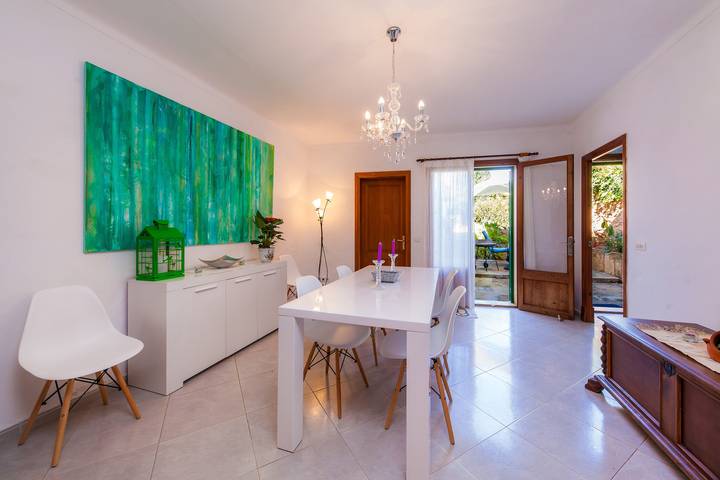 Ganze Wohnung, Stadthaus mit idyllischem Innenhof – Casa Padrina in Santanyí, Mallorca Süden