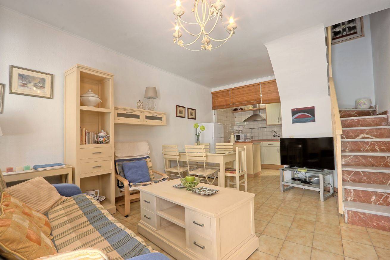 Hel leilighet, Ferieleilighet for 4 personer med badebasseng in Santiago Bernabeu, Santa Pola