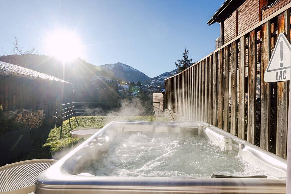 ! Chalet Grande En El Centro - 250M2 - 18 personas- Morzine / Avoriaz -Jacuzzi - Chimenea! in Montriond, Les Portes du Soleil