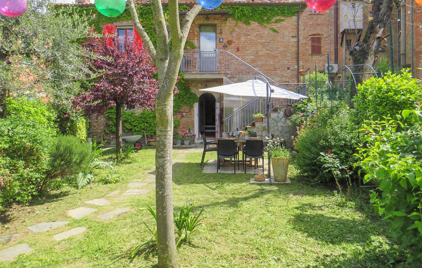 Charmantes 150m² Appartement - WiFi, Parkplatz, A/C, Garten - Nähe Restaurant, Stadt & Fluss in Foiano della Chiana, Arezzo Provinz