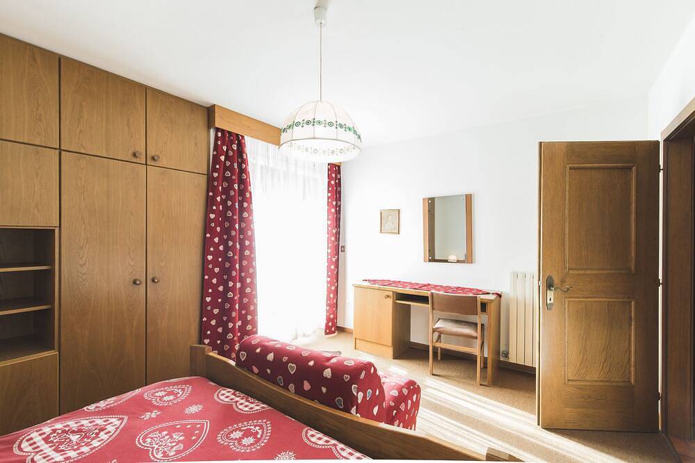 Appartement entier, Maison bancher Antonio appartement avec une grande terrasse et vue sur la Pale di S. Martino di Castrozza in Comuna di San Martino di Castrozza, Primiero San Martino di Castrozza