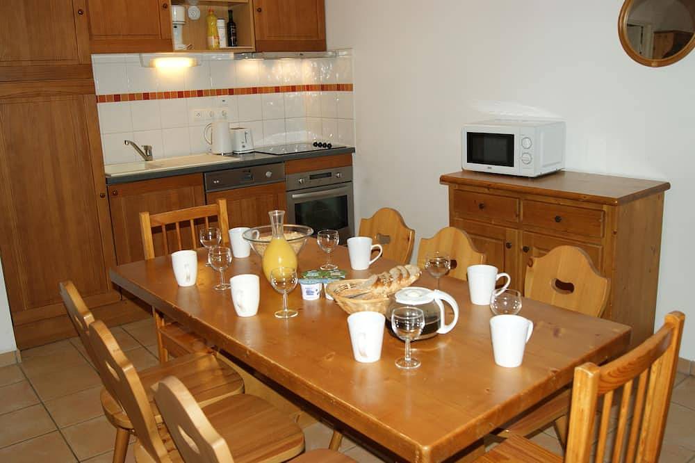 Entire apartment, Duplex apartment 6 people - Saint Lary -Interior swimming pool in Vielle-Aure, Pyrenees National Park