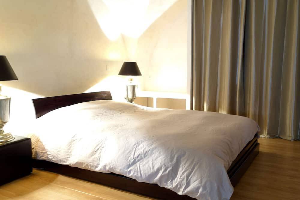 Geheel appartement, Loft van 100 m2 in het dorp van Erbalunga, aan het water in Erbalunga, Brando