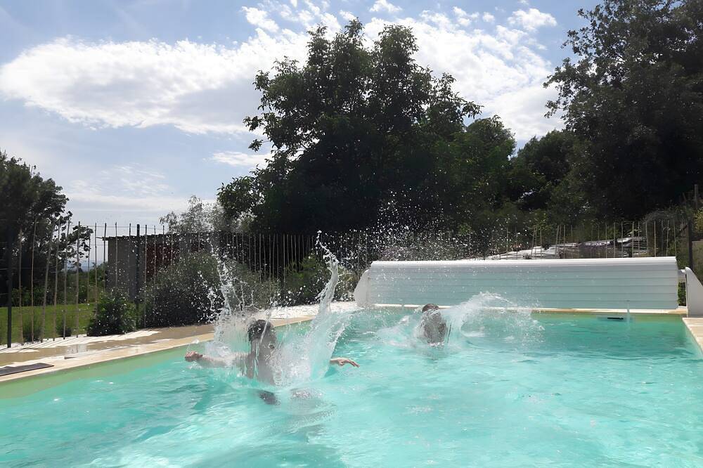 Chambre d’hôtes « Canard » avec piscine partagée, jardin commun et Wi-Fi in Hauterives, Région de Valence