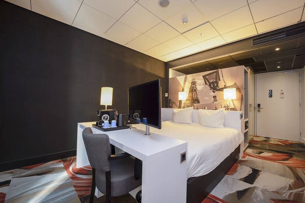 Historic Leiden Room with Indoor Swimming Pool Near Cultural Sites in Leiden, North Sea Netherlands