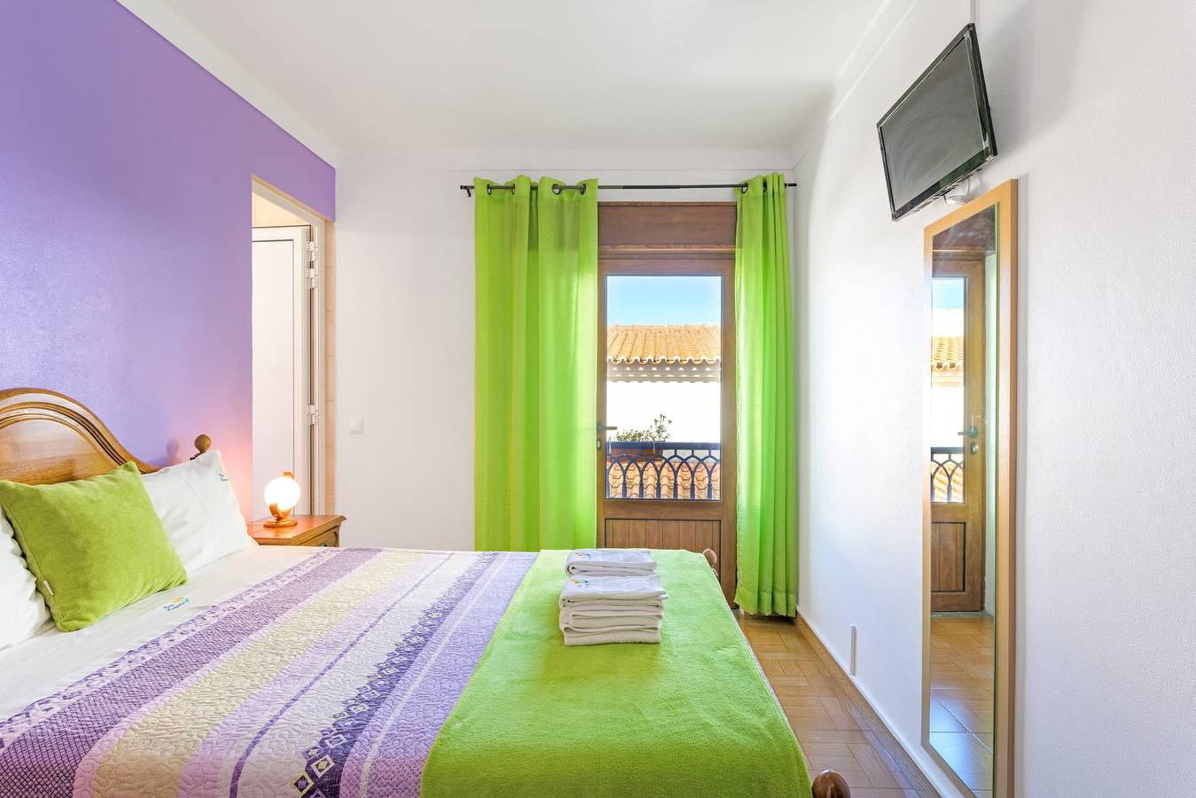 Chambre 'Quarto Lilás' avec balcon et Wi-Fi in Odeceixe, Costa Alentejana