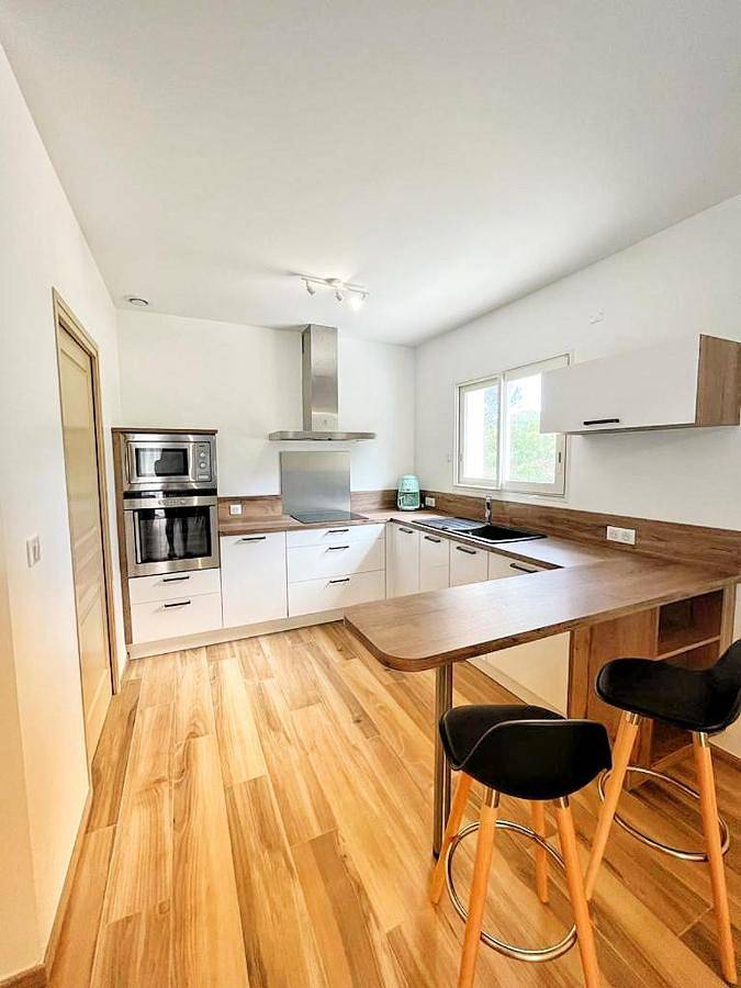 Location de vacances pour 4 personnes, avec jardin ainsi que vue et terrasse à Petreto-Bicchisano - 3