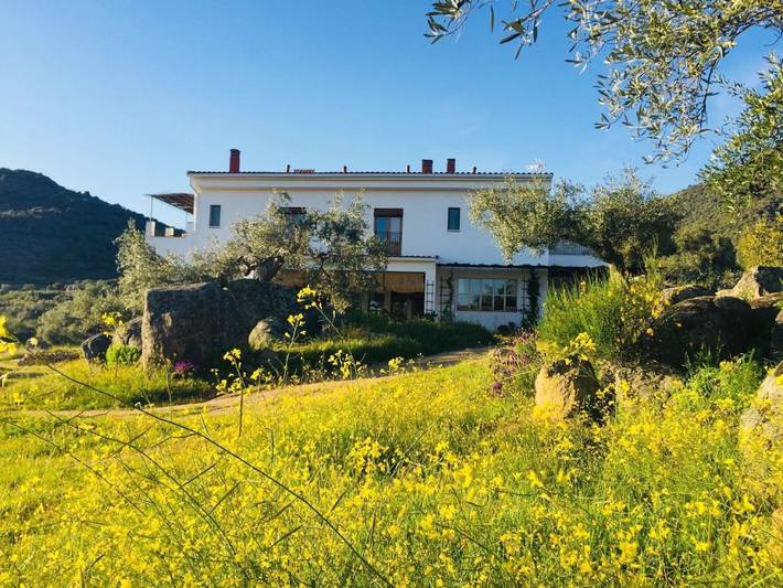 Casa rural para 16 personas, con jardín además de piscina y vistas, Se admiten mascotas en Comarca de Trujillo - 2
