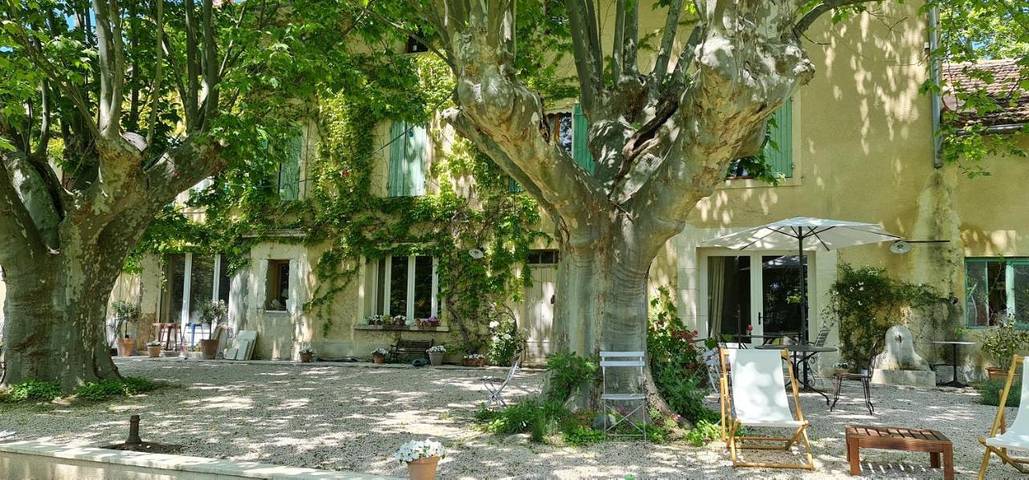 Appartement de vacances pour 4 personnes, avec piscine ainsi que jardin et vue