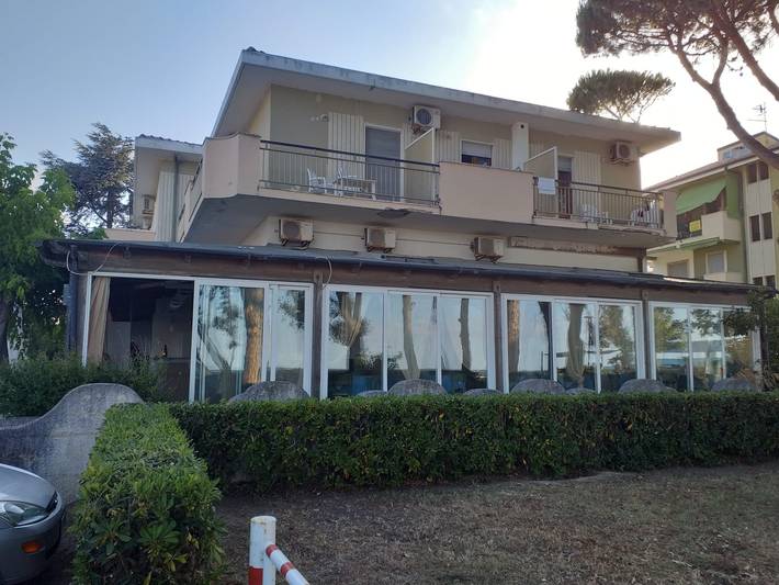 Alojamiento y desayuno para 2 personas, con terraza además de vistas al mar y vistas - 1