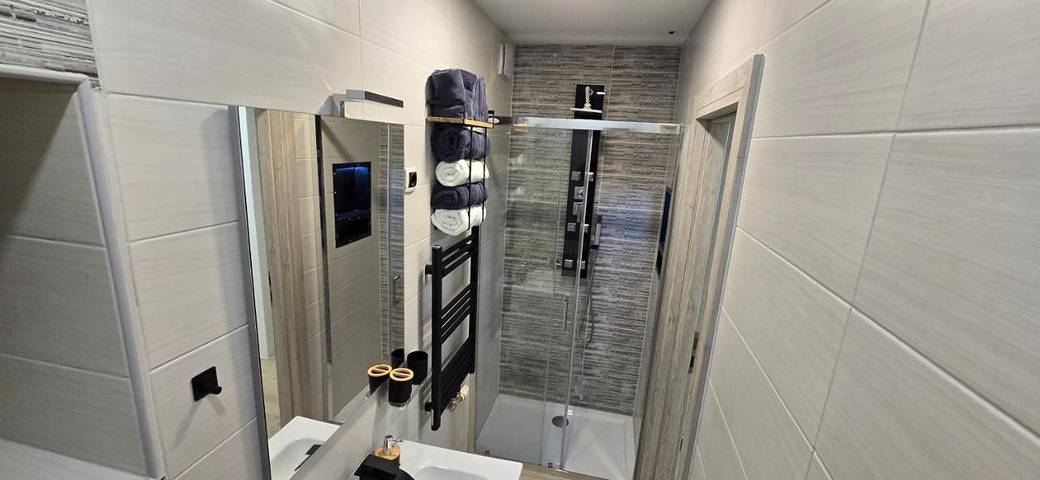 Gîte pour 6 personnes, avec vue ainsi que piscine et jardin, animaux acceptés dans Ormož