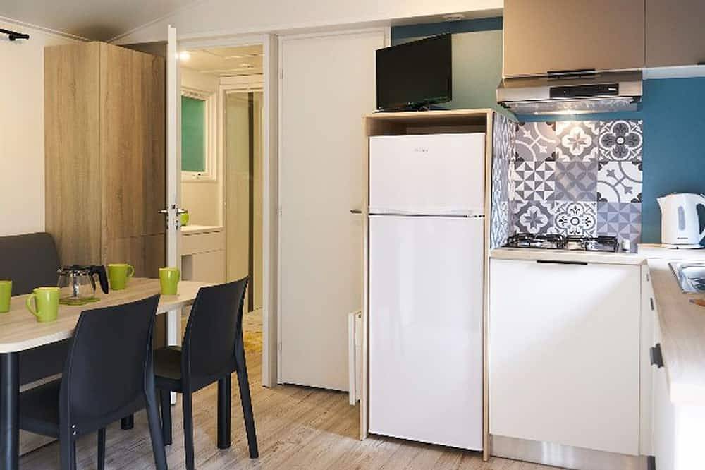 Mobilheim mit Terrasse in Séez, 2 Schlafzimmer in Séez, Albertville und Umgebung