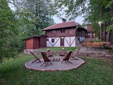 Gîte pour 5 personnes, avec vue et jardin à Despotovac