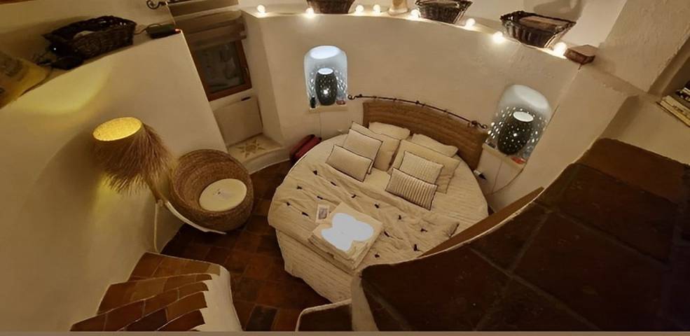 Chambre d’hôte pour 4 personnes, avec jardin ainsi que piscine et jacuzzi, animaux acceptés dans les Bouches-du-Rhône - 2