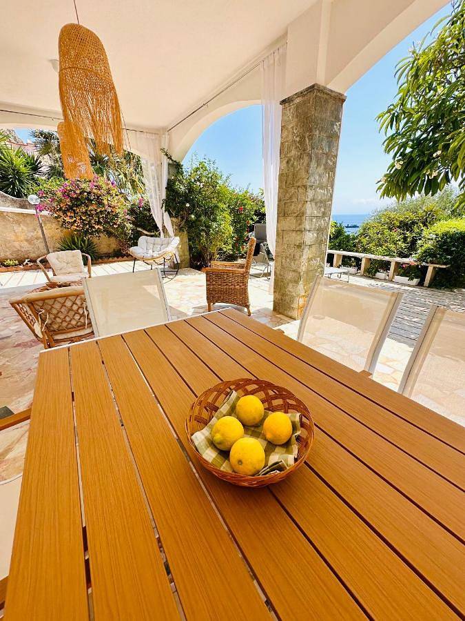 Location de vacances pour 6 personnes, avec Terrasse ainsi que Jardin et Vue à Santa Flavia - 2