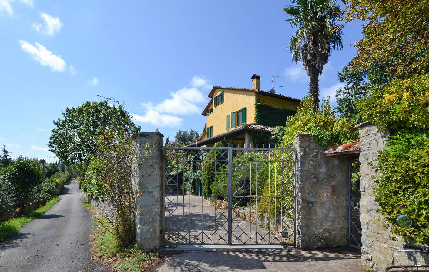 Bugiana Oasis: Geräumiges Apartment mit Pool und WLAN in Monte San Savino, Chianti