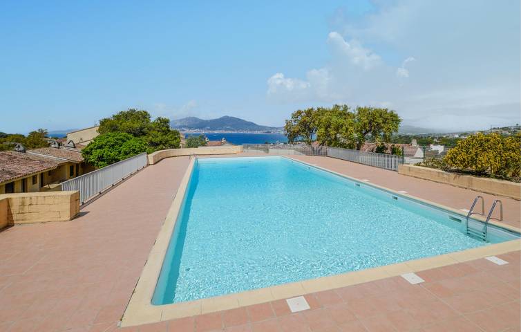 Appartement à deux lits avec piscine, terrasse et parking - 800 m de la plage in Grosseto-Prugna, Golfe D'Ajaccio