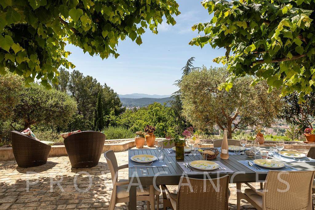 Provençal holiday home in Scenic Surroundings Near Draguignan in Draguignan, Draguignan region