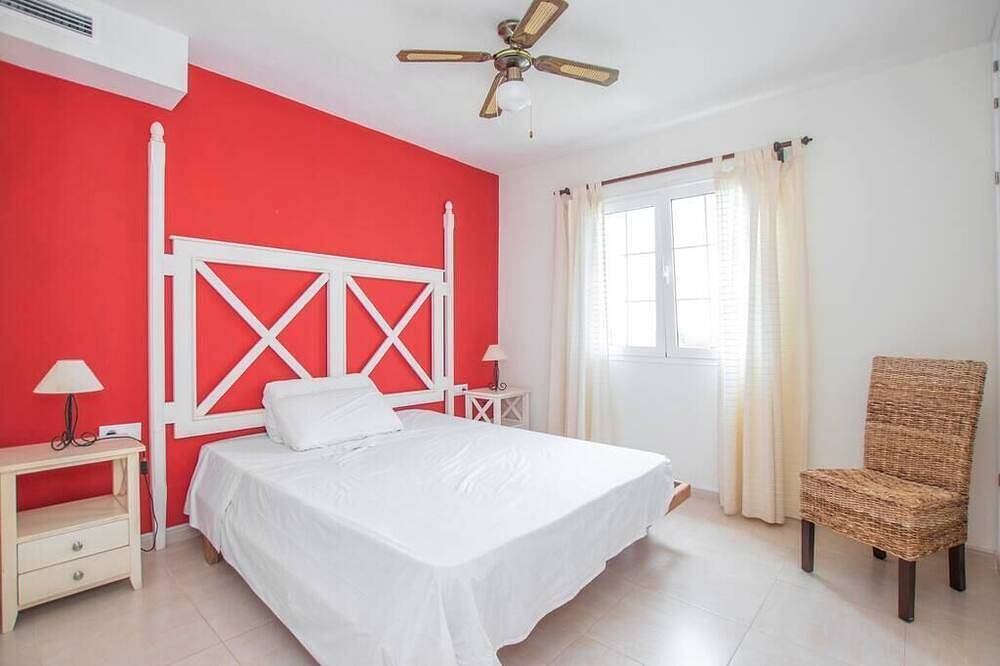 Entire apartment, Cheap & Chic: 3-bedroom apartment in Son Bou in San Jaime Mediterráneo, Alaior Municipality
