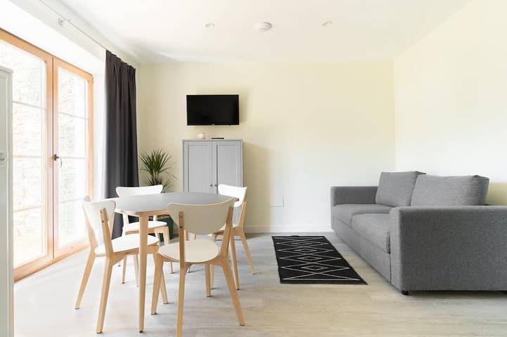 Gîte pour 5 personnes, avec Jacuzzi ainsi que Terrasse et Jardin dans Villaverde de Pontones