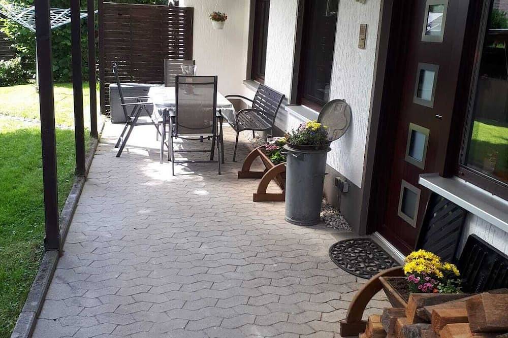 Ganze Wohnung, 80 m² familienfreundliche, barrierefreie Ferienwohnung,direkt am Golfplatz in Sundern, Sorpesee