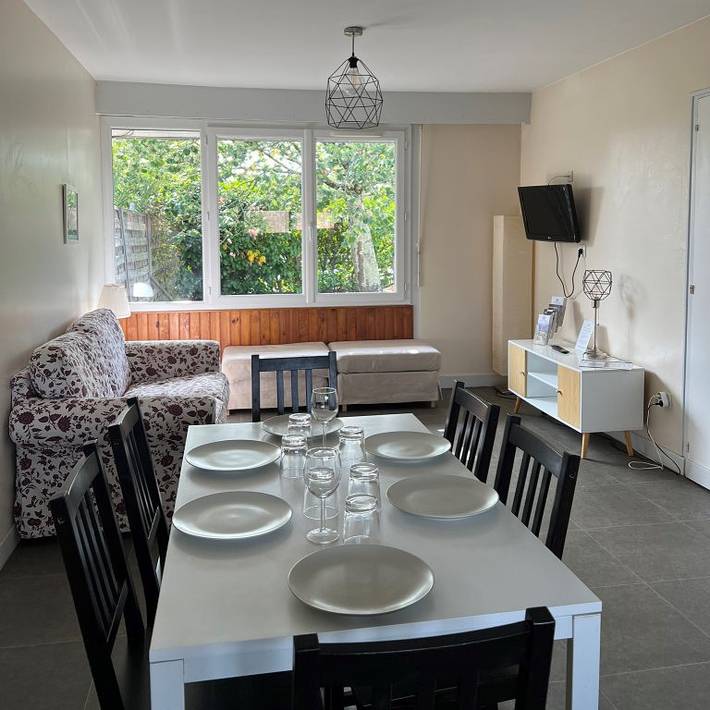 Gîte pour 6 personnes, avec jardin et terrasse, animaux acceptés