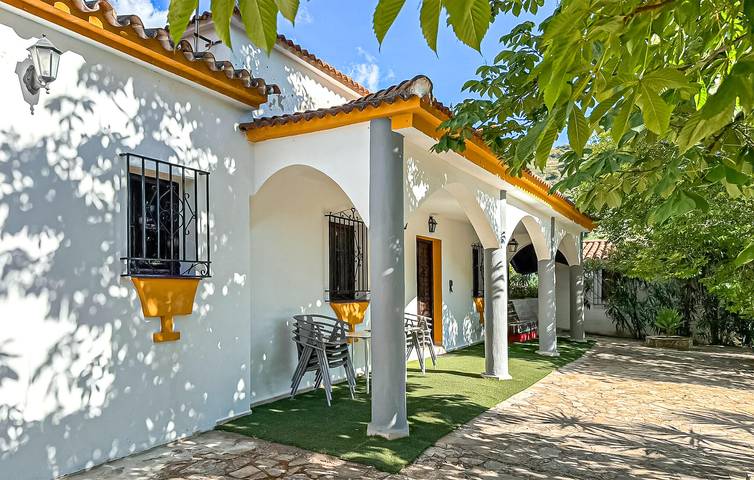 Charming Apartment with Pool & Terrace in Jimera de Líbar in Jimera de Líbar, Málaga Province