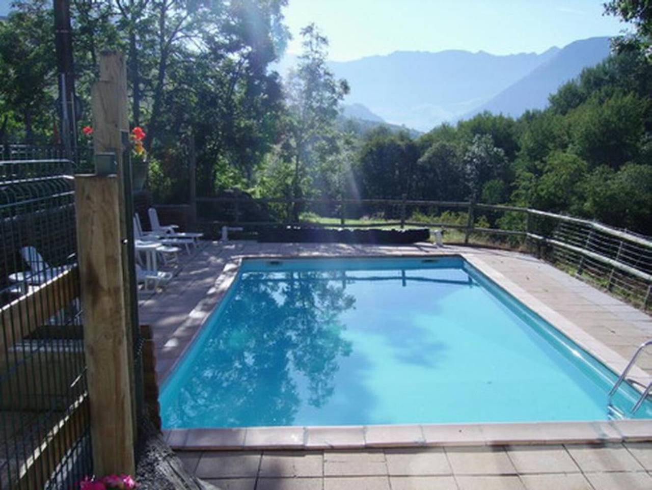 Ganze Wohnung, Appartement Nr. 10 – 8 Personen, Sommerpool, Bergblick & gemeinsamer Garten in Saint-Sorlin-d'Arves, Region Saint-Jean-de-Maurienne