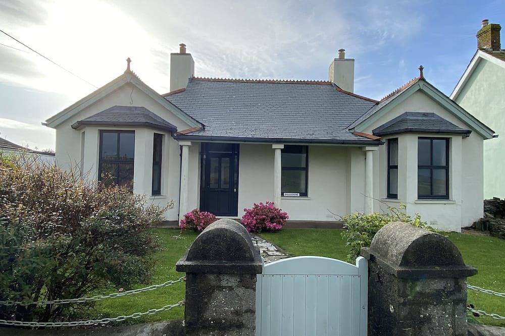 Gorgeous Renovated Edwardian Cottage With Stunning Huge Modern Living/dining in Tintagel, Pentire Point - Widemouth