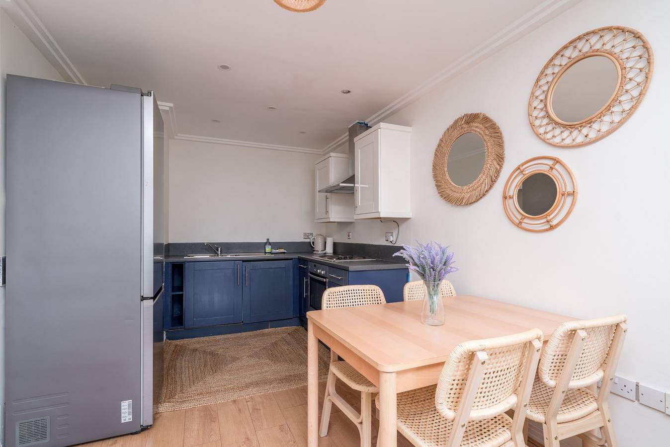 Entire apartment, Bright 2-Bed Apartment in North Acton in Ealing, London