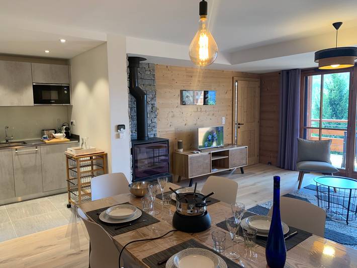 Appartement entier, Appartement 'Flambeaux Le 12' avec vue montagne, balcon et Wi-Fi in Chatel, Les Portes du Soleil