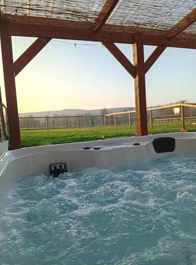 Maison de vacances pour 6 personnes, avec jacuzzi ainsi que jardin et piscine