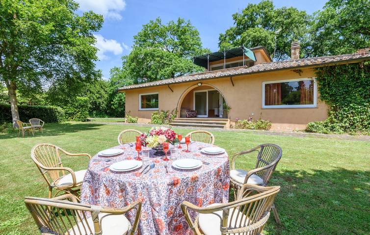 Casa vacanza per 8 persone, con piscina e terrazza, con animali domestici in Sutri