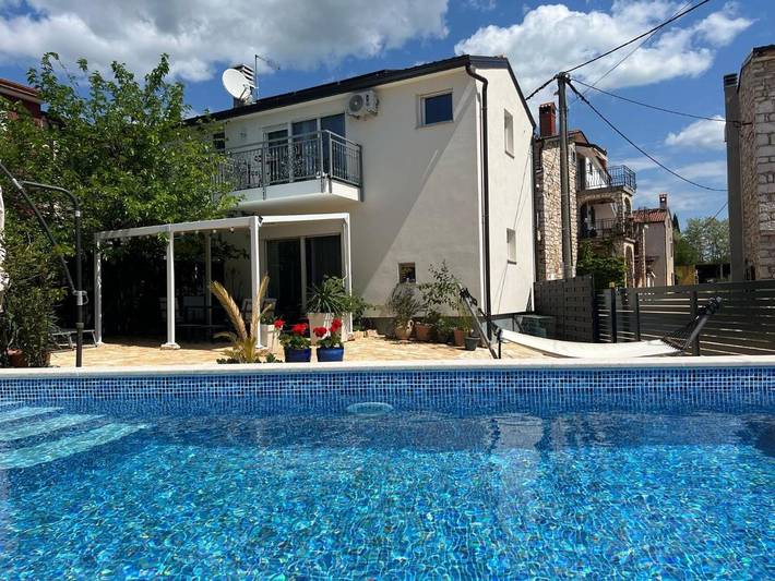 Villa für 6 Personen, mit Ausblick und Pool sowie Garten, mit Haustier - 1