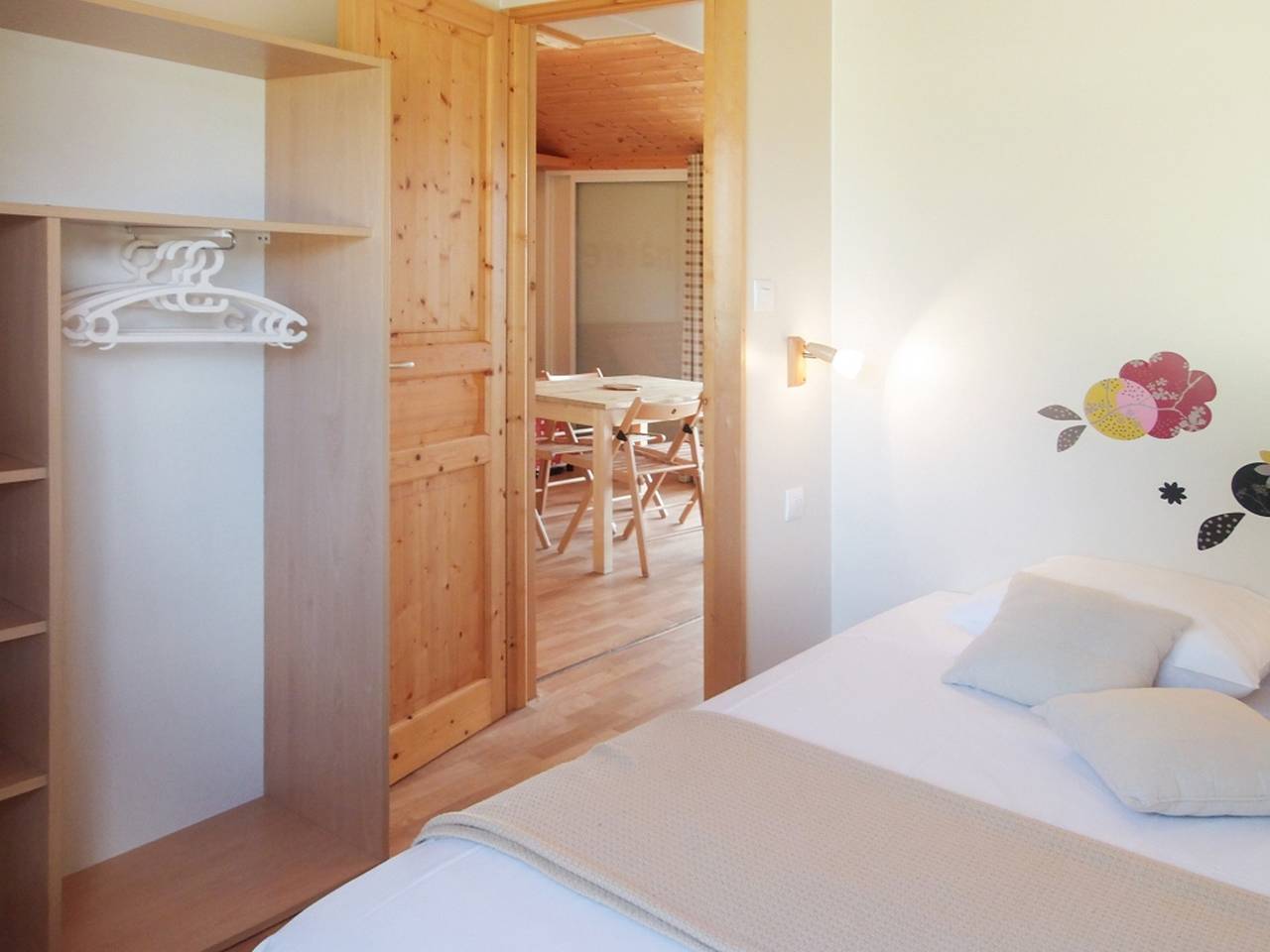 Chalet with Mountain View in Pauilhac + Shared Pool in Pauilhac, Gers