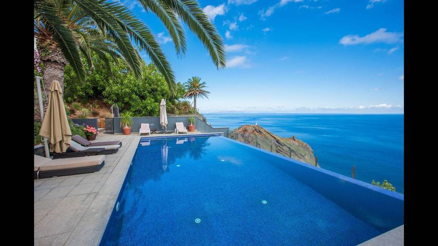 Location de vacances pour 10 personnes, avec Vue sur l’océan et Balcon ainsi que Terrasse et Jardin à São Gonçalo - 4