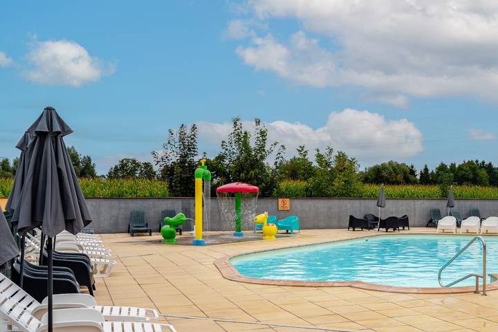 Appartement entier, Appartement 'Lydia's Mobilhome' avec piscine commune, terrasse et jardin privés in Boofzheim, Région de Sélestat-Erstein