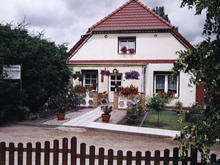Ferienwohnung für 4 Personen, mit Terrasse und Garten in Dahmen